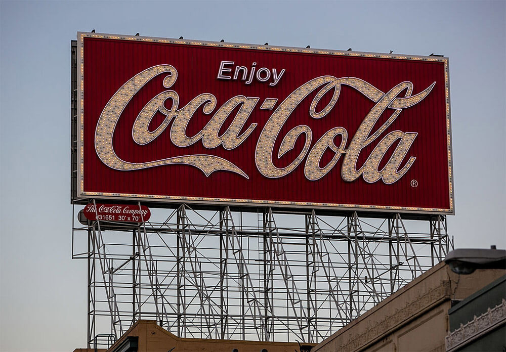 quảng cáo sản phẩm coca cola