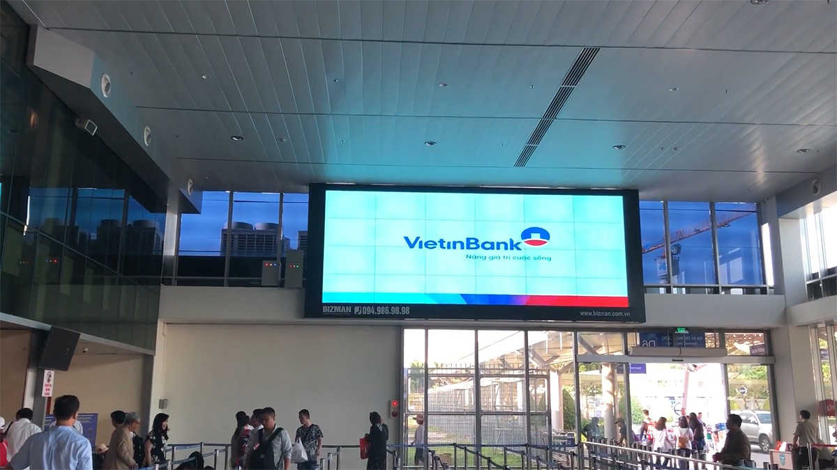 Quảng cáo màn hình sân bay ở Tân Sân Nhất