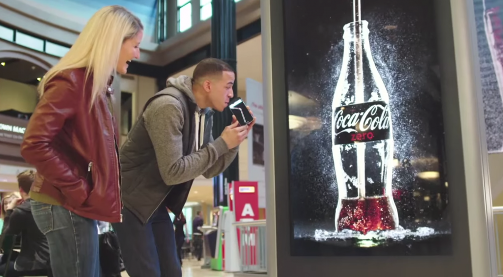 Quảng cáo Coca Cola được những bậc thầy làm thương hiệu thổi hồn như nào